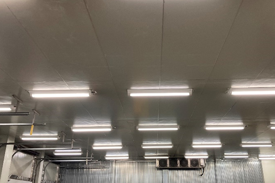 運送会社K様　低温倉庫照明LED更新工事